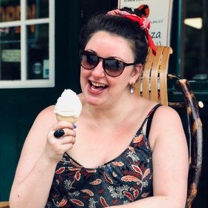 Meet your Posher, Em